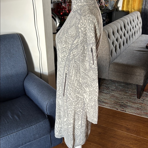 Title Nine Gray Long Sleeve Nine Mercury Sweater Dress - Picture 4 of 9